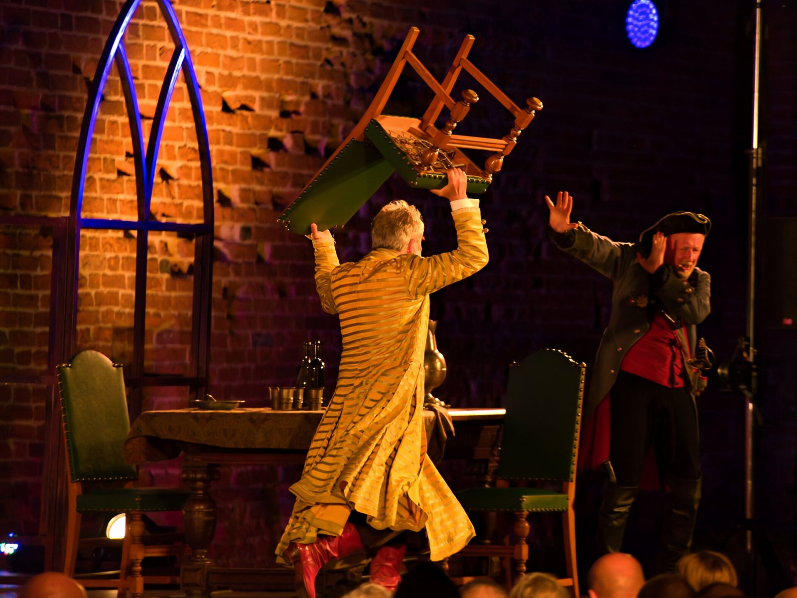„Klasyka na Zamku” – Festiwal Teatralny na Zamku Dybowskim – Dzień 1 – „Zemsta”